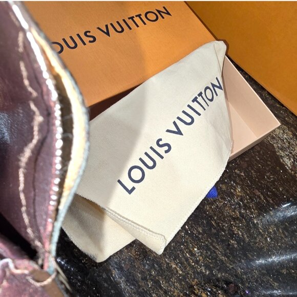 VGUC Louis Vuitton Sarah Vernis Wallet in Amarante - Picture 16 of 16